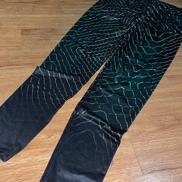 🦵🏻🦁• 💥 Kapow x MEGGINGS x Alpha Vibes 💥• 🦁🦵🏻 - Picture 11 of 11